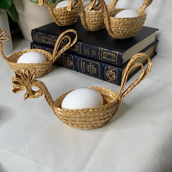 Set of 5 vintage straw chicken shaped Easter Egg egg cups / holders / cozy - Picture 3 of 14